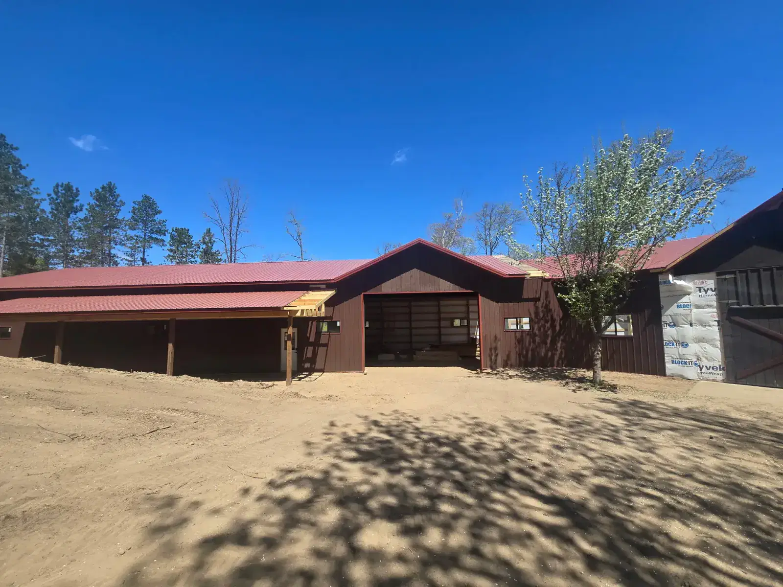 Horse barn with steel roofing